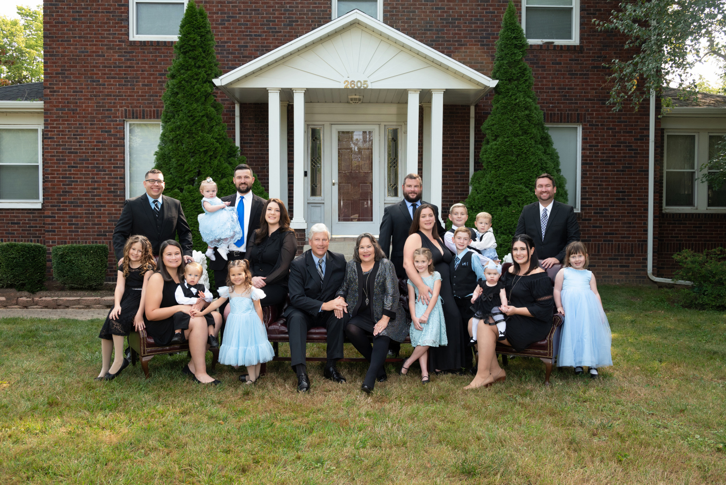 portraitions-family-portraits-IF82E1KH2E2Q.jpg