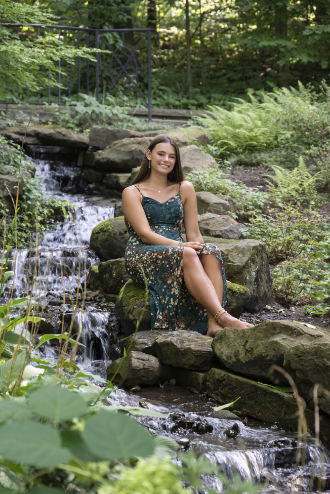 portraitions-senior-portraits-9HEFD8TV4UP6.jpg