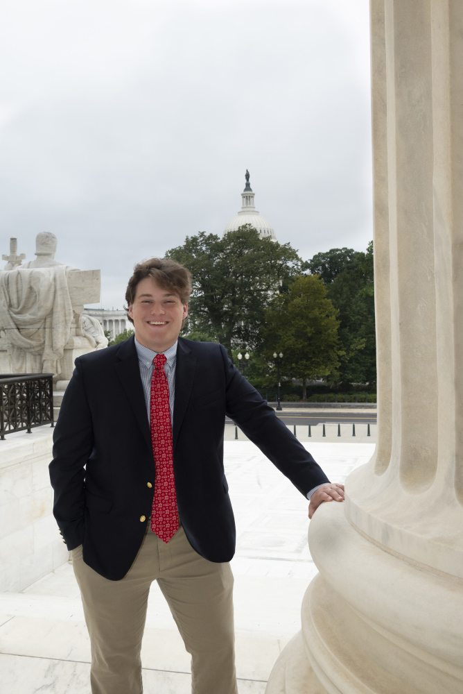 portraitions-senior-portraits-AP3USV1NO72T.jpg