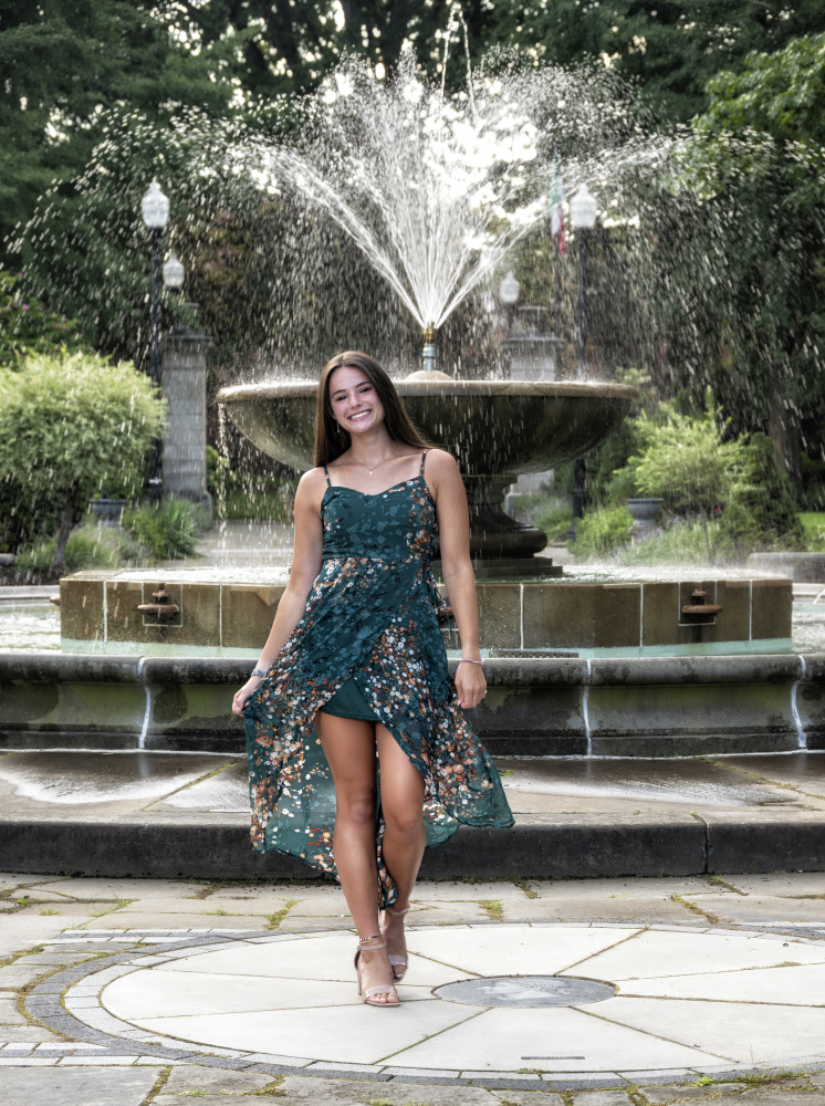 portraitions-senior-portraits-KUOQ1GBGDIOK.jpg
